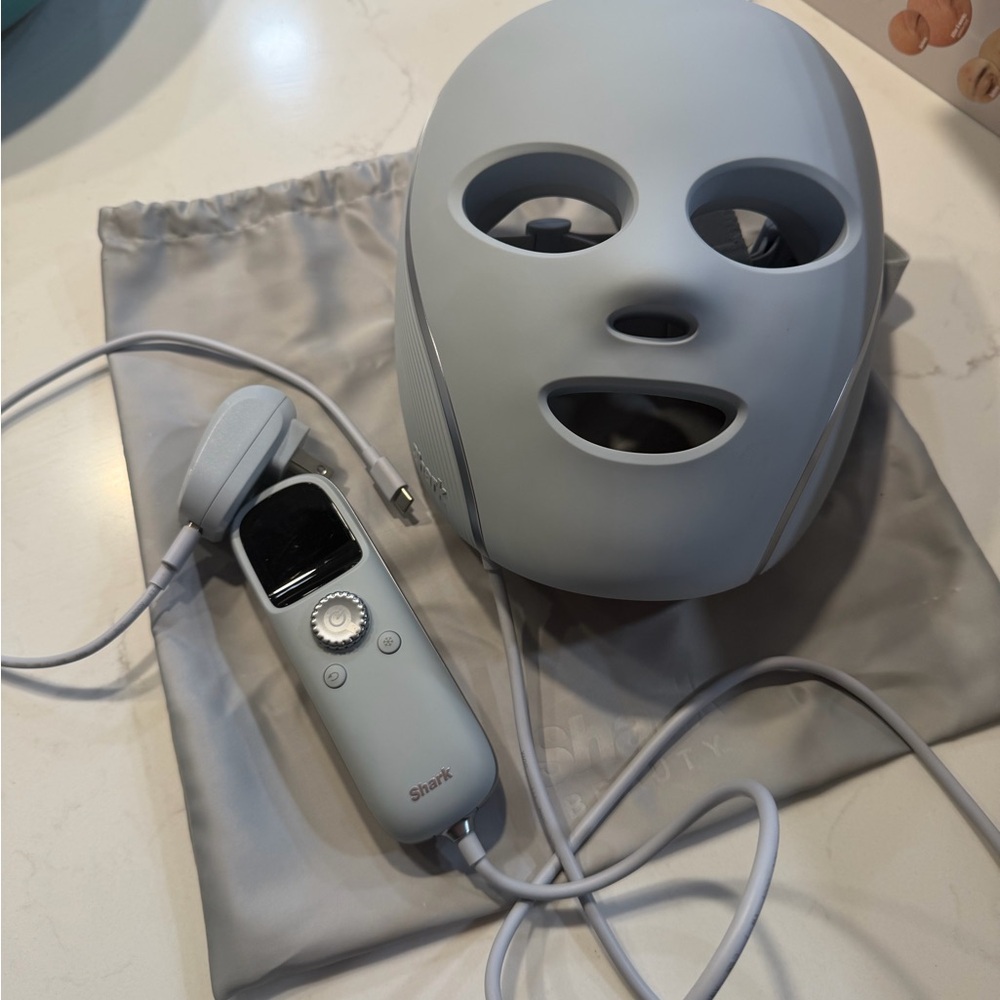 Shark Beauty Gray Face Mask